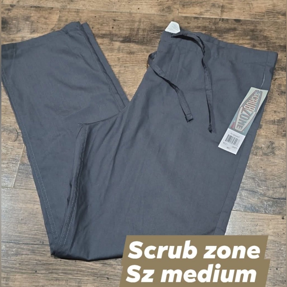 🔥New Scrub zone pants sz medium